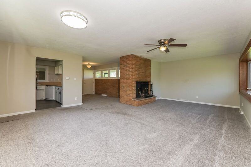 5260 Springfield Jamestown Rd - Photo 4 of 10