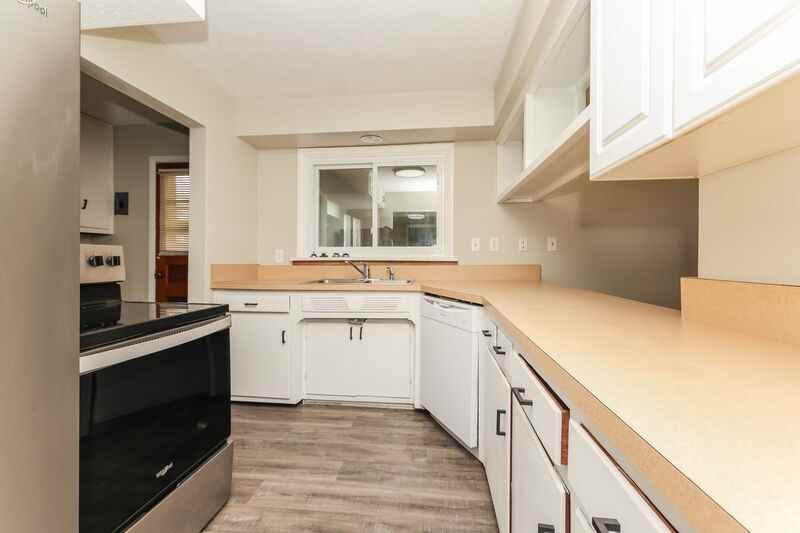 5260 Springfield Jamestown Rd - Photo 6 of 10