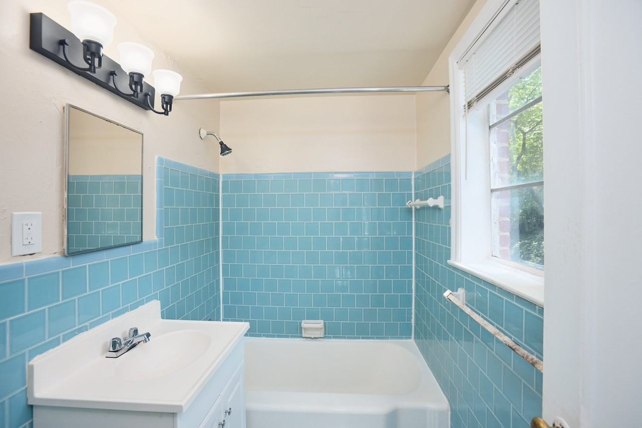 1343 Briarwood Drive Northeast - Photo 4 of 7