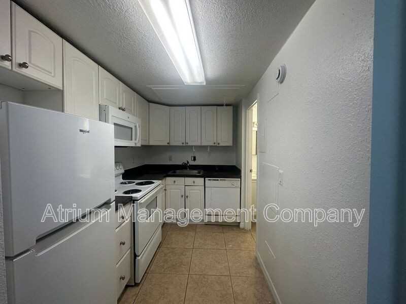 4249 E Michigan St - Photo 5 of 12