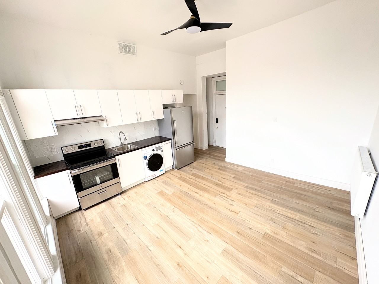252 James Street South #203 - Photo 3 of 20