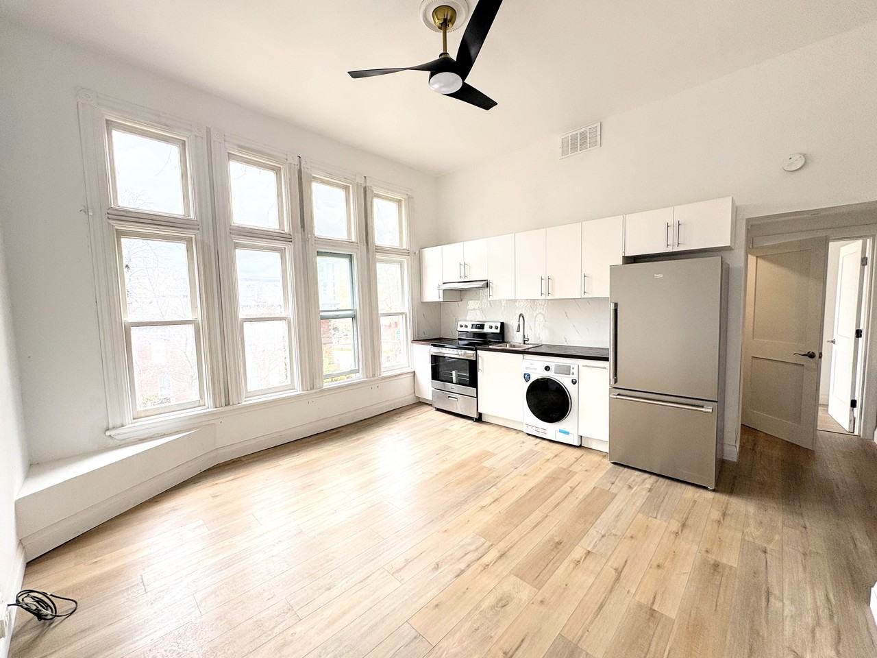 252 James Street South #203 - Photo 5 of 20