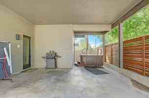 featured image of 602 W North Loop Blvd
