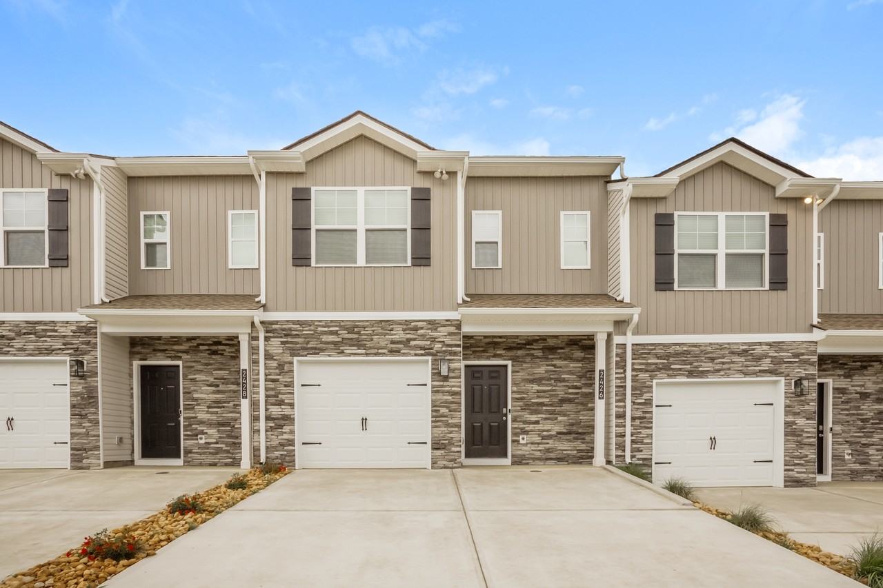 2426 Legg Crk Ln - Photo 6 of 17