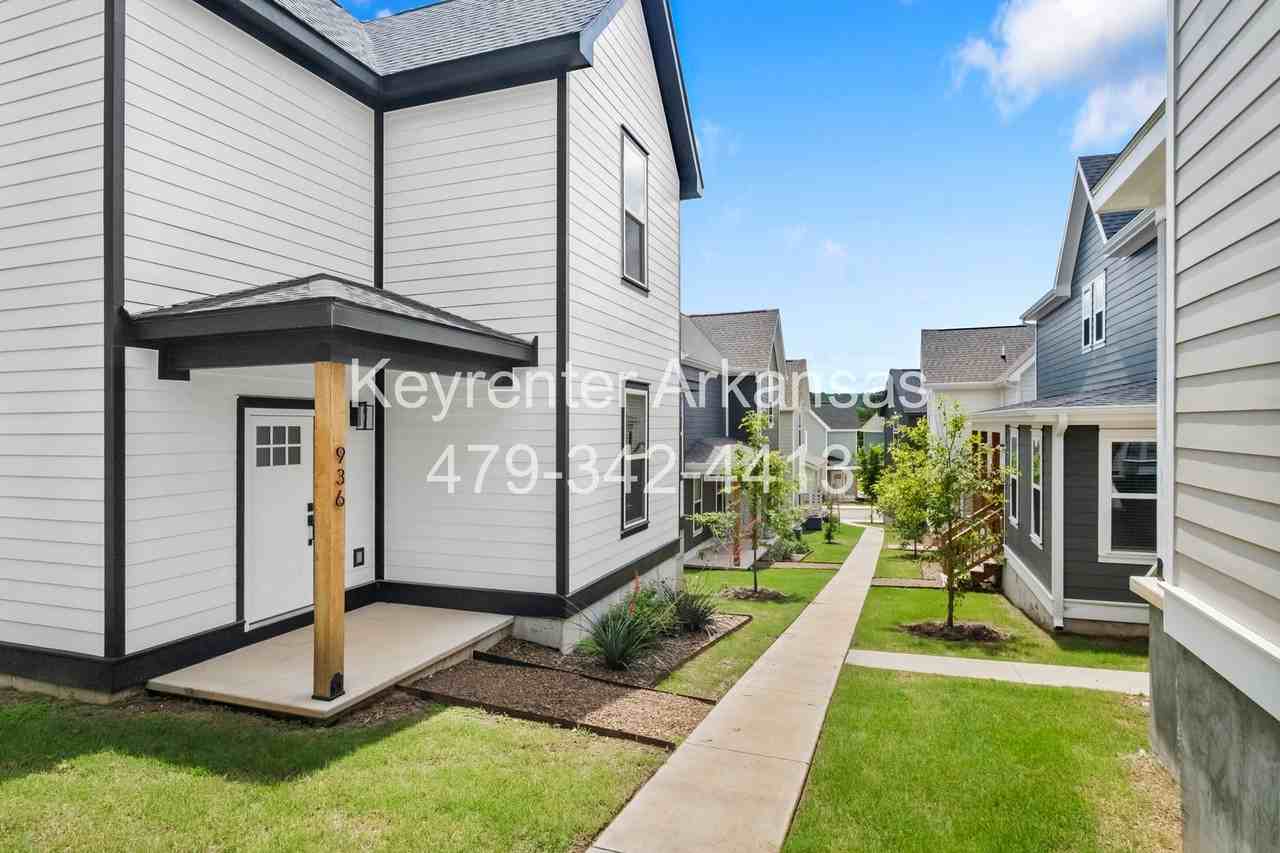 936 S Wichita Ave - Photo 4 of 33