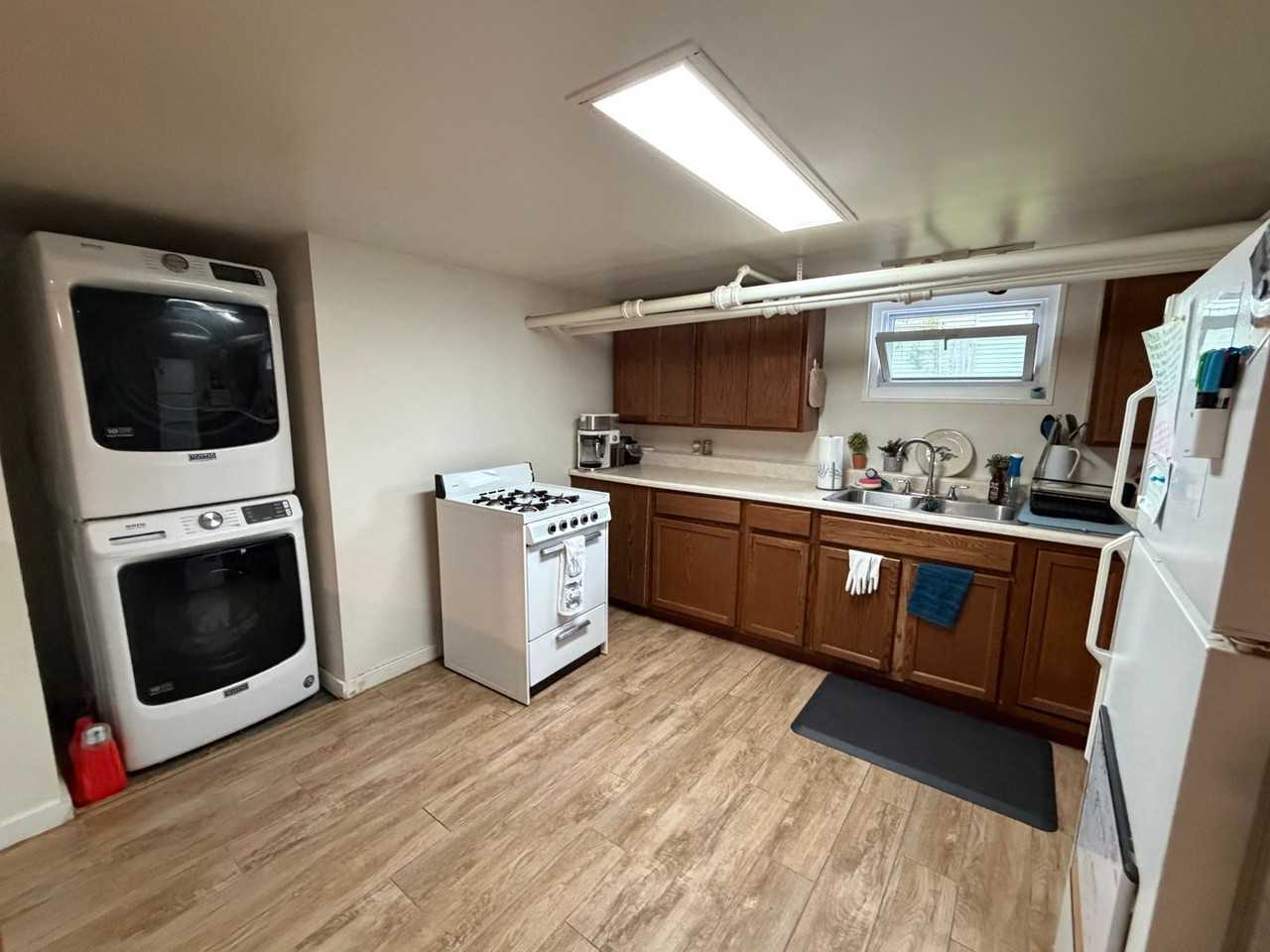 407 Adams St #C - Photo 7 of 10
