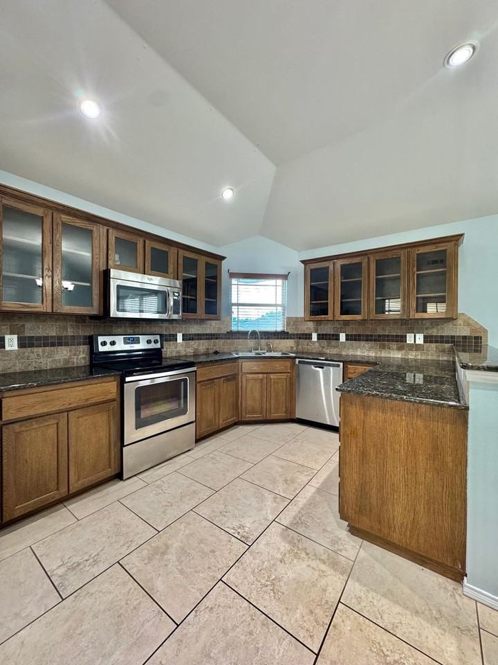 4925 Scarlett Oak Dr - Photo 2 of 25