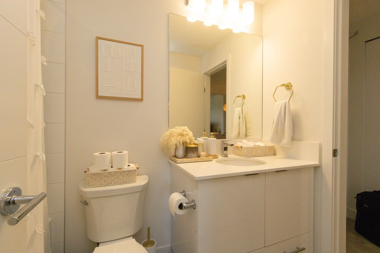 723 3rd Street West #429 - Photo 4 of 33
