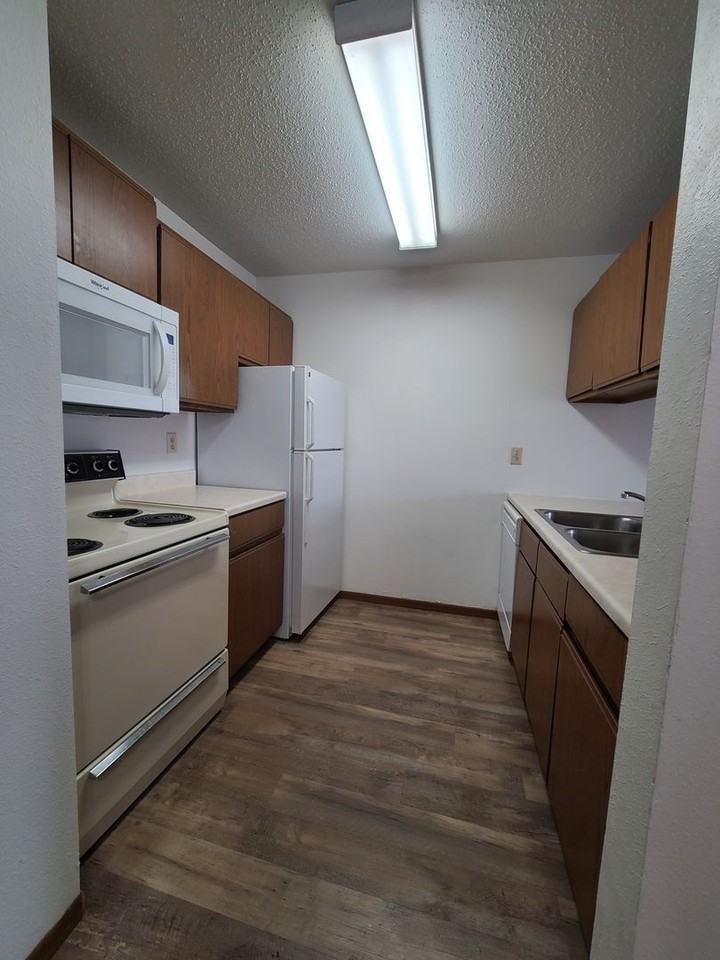1602 47th St S - Photo 3 of 21
