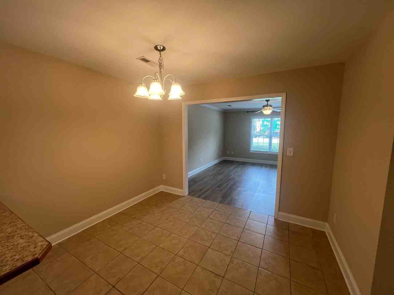 712B E Catawba St - Photo 5 of 19