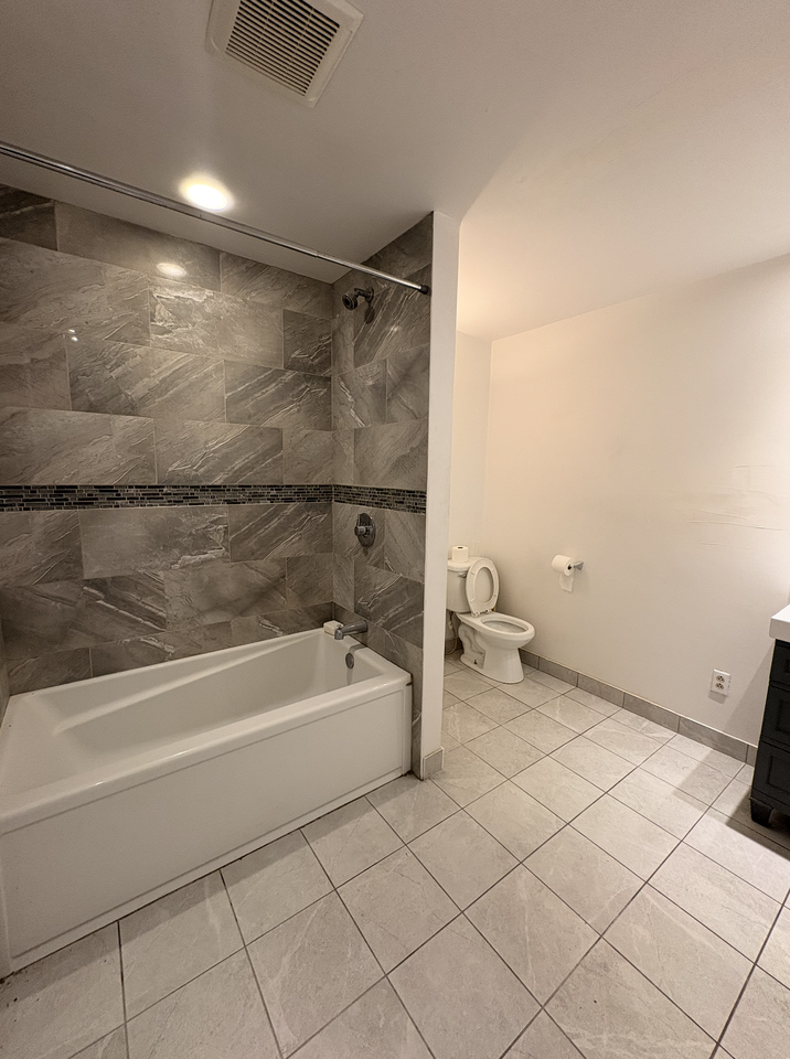 6368 Avenue De Chateaubriand - Photo 3 of 8