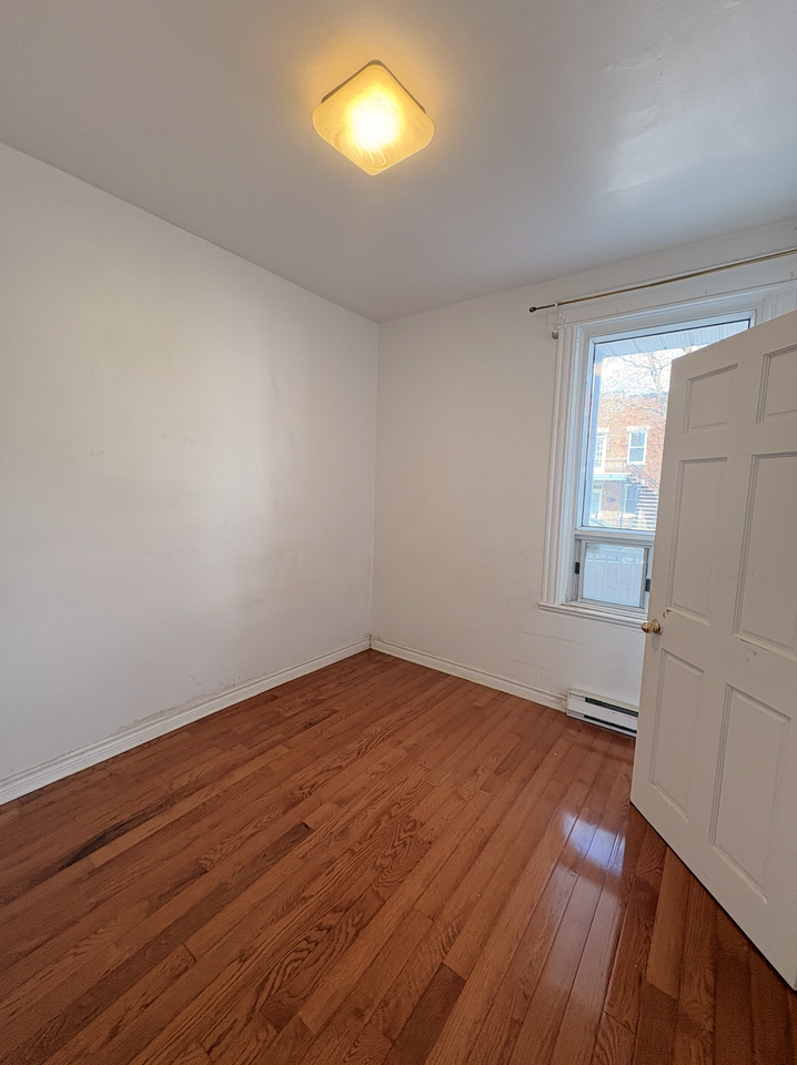 6368 Avenue De Chateaubriand - Photo 4 of 8