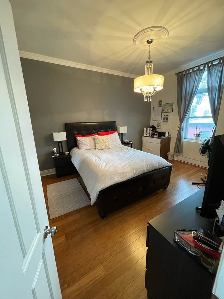 1546 Rue Saint-Antoine Ouest #3 - Photo 3 of 9