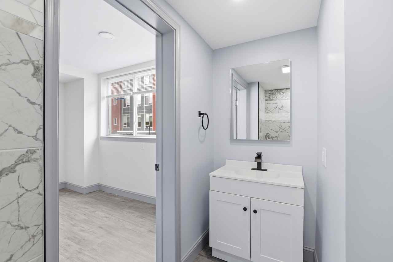 114 N Franklin St - Photo 4 of 14