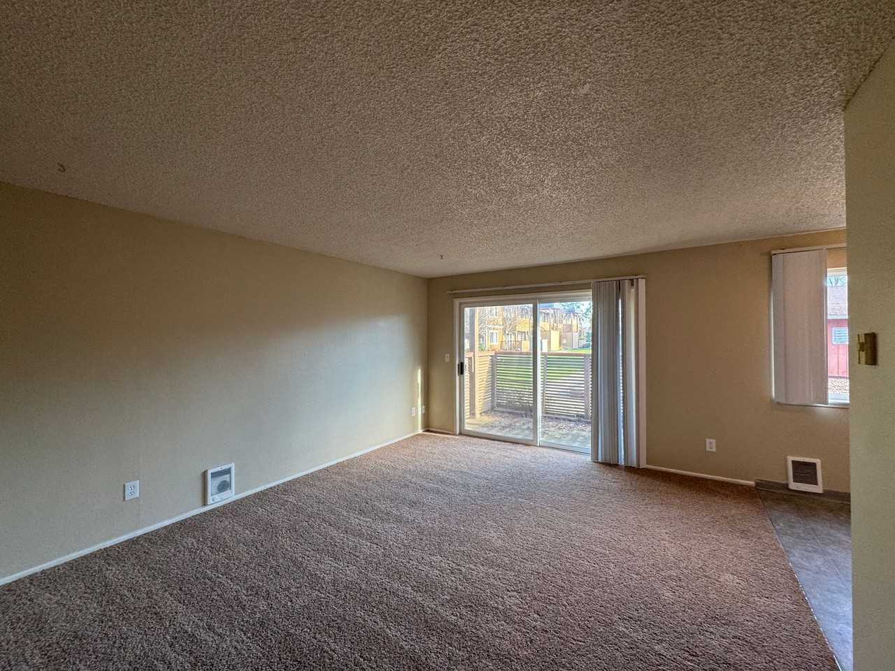 6102 6th Ave - Photo 7 of 24