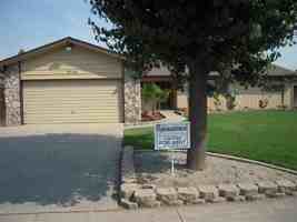 featured image of 2704 W Whitendale Ave