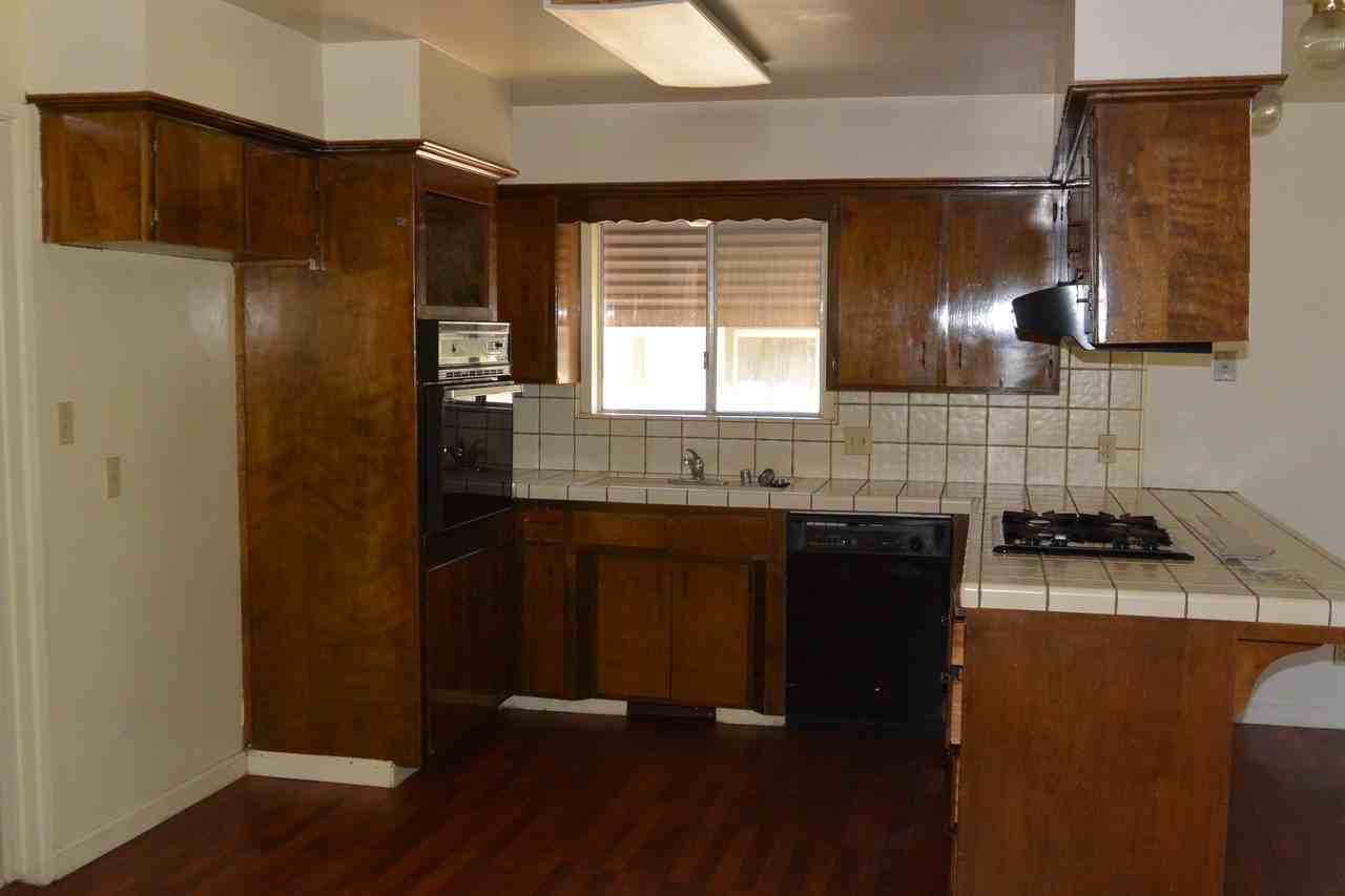 2704 W Whitendale Ave - Photo 2 of 6