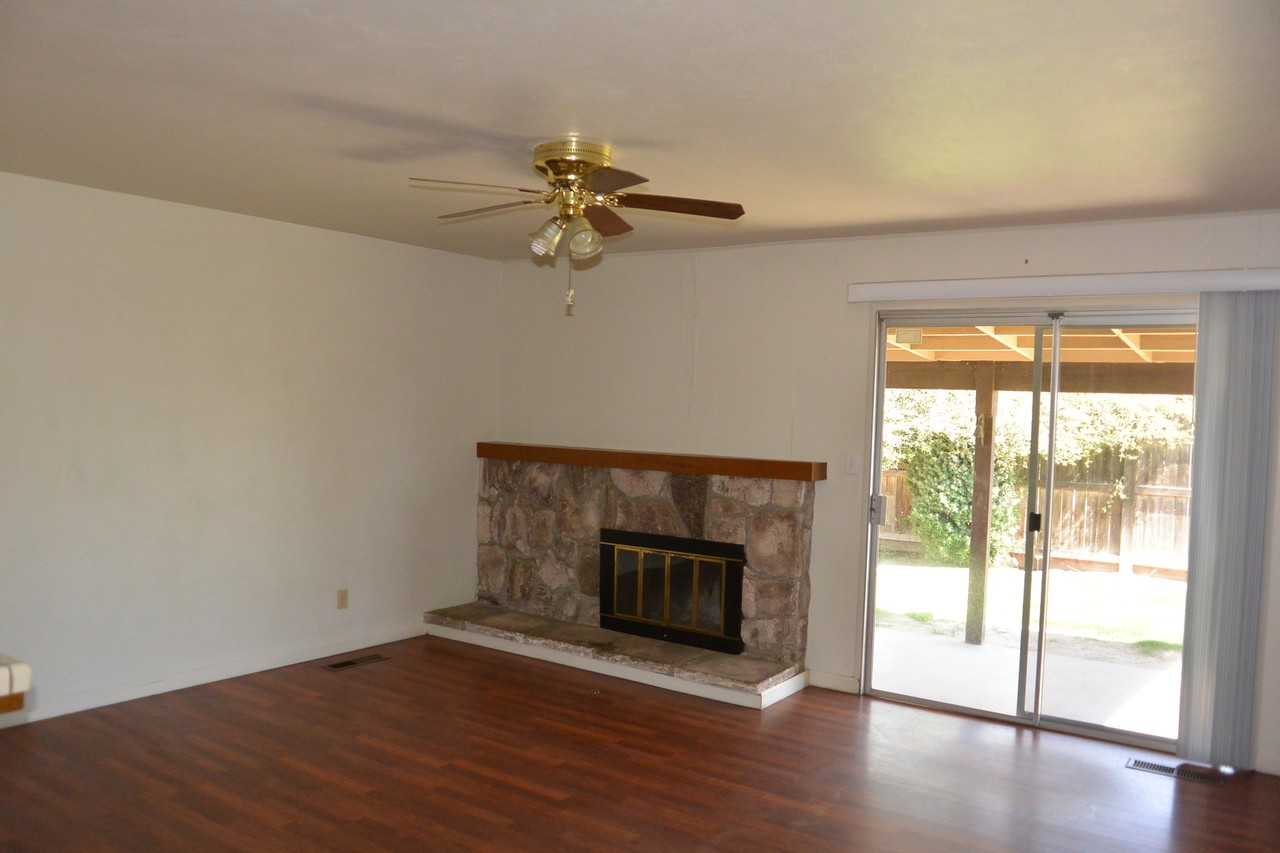 2704 W Whitendale Ave - Photo 4 of 6