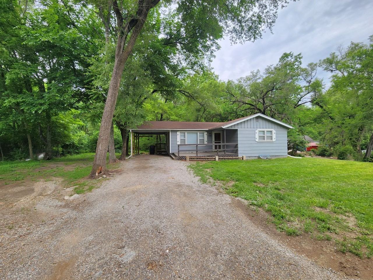 1701 Se Washington St - Photo 2 of 16