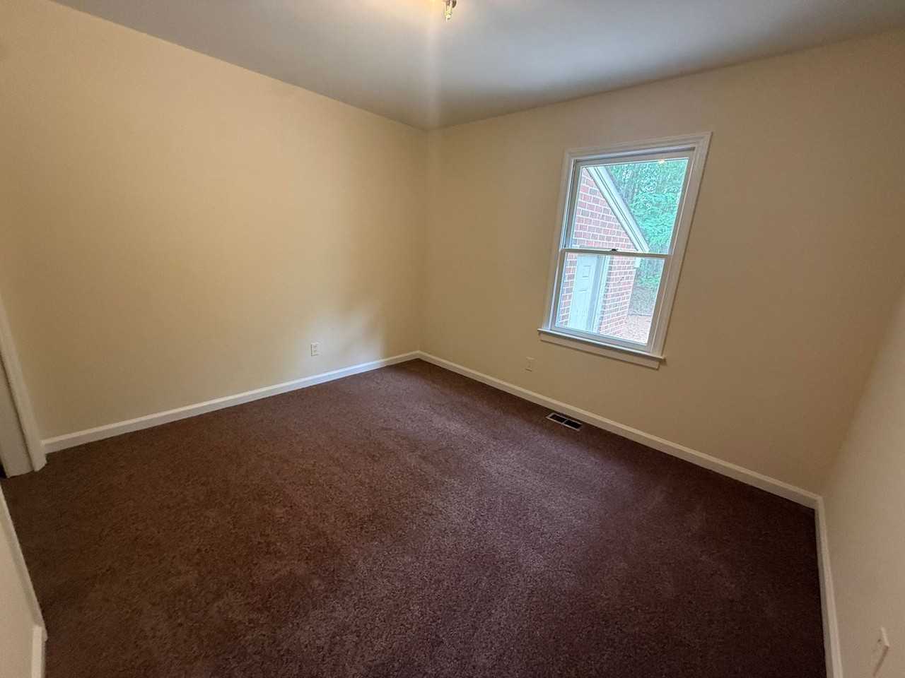 2608B Byerly Dr N - Photo 5 of 6