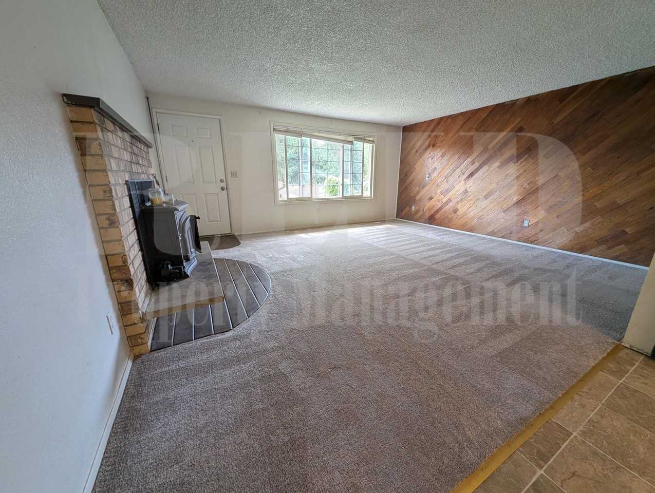 583 Ne Conifer Dr - Photo 2 of 28