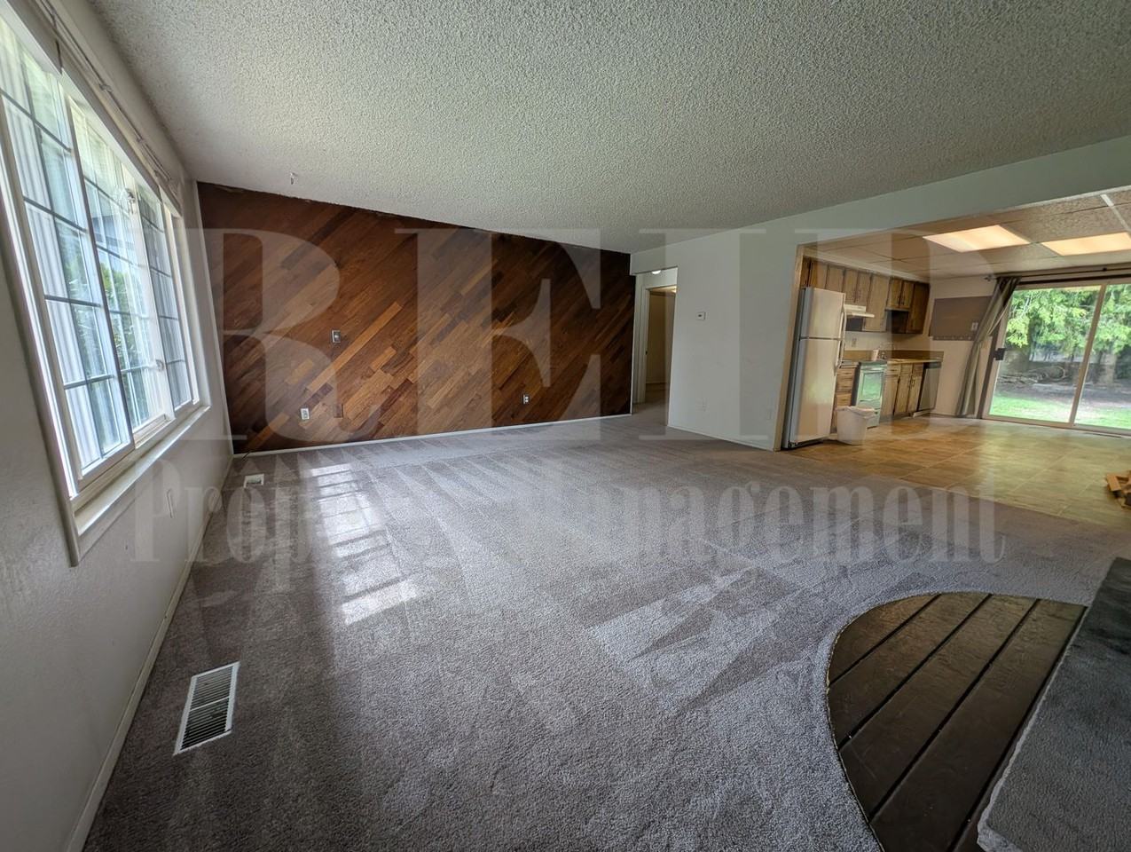 583 Ne Conifer Dr - Photo 3 of 28
