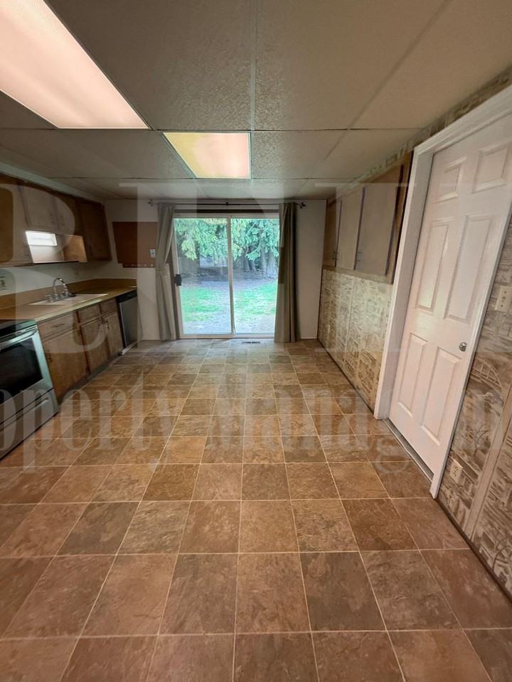 583 Ne Conifer Dr - Photo 6 of 28
