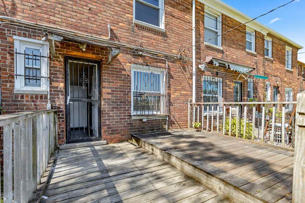 450 Marquette Dr - Photo 2 of 18