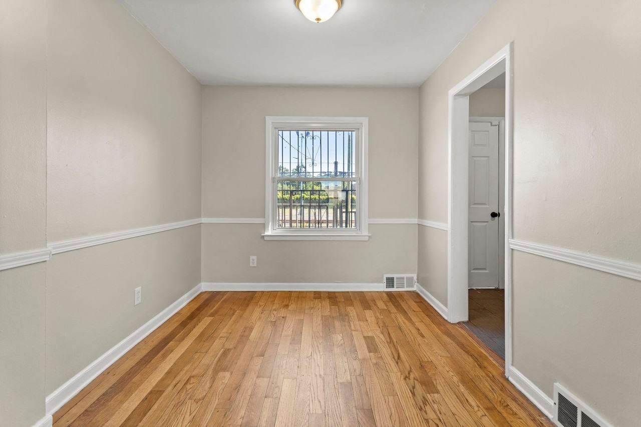450 Marquette Dr - Photo 3 of 34