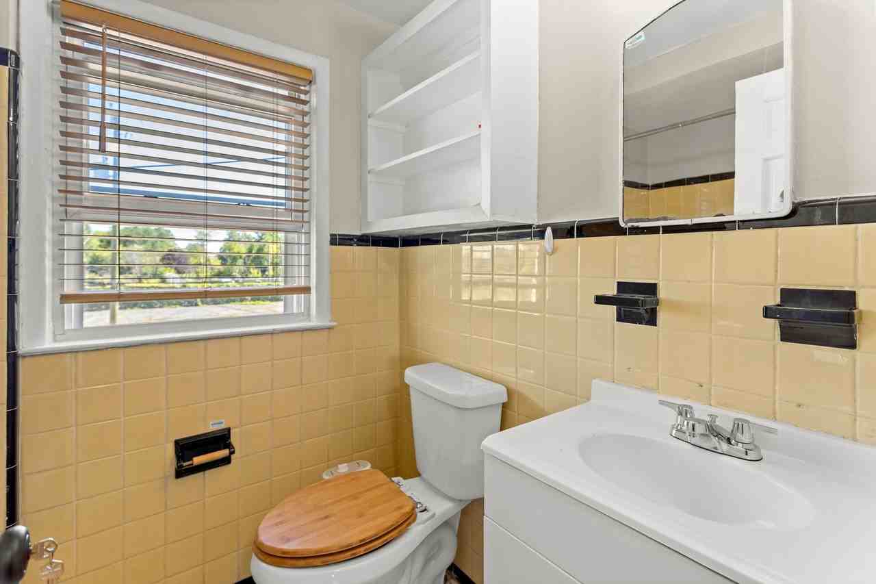 450 Marquette Dr - Photo 5 of 34