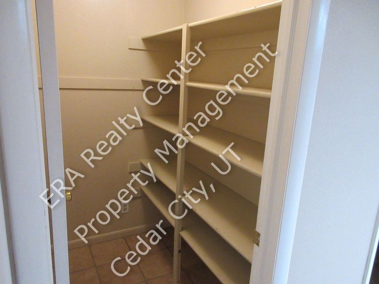 467 N 300 W - Photo 6 of 10