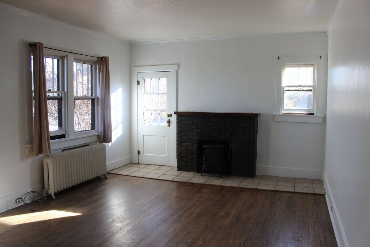 2046 Roanoke St - Photo 4 of 23