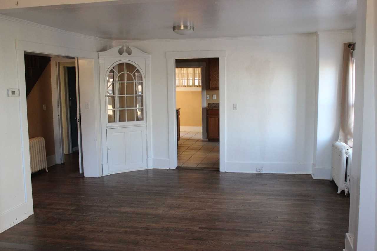 2046 Roanoke St - Photo 5 of 23