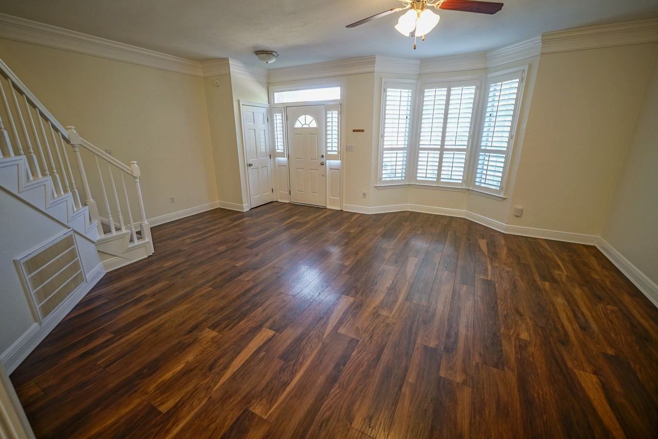 825 Beard St - Photo 2 of 33