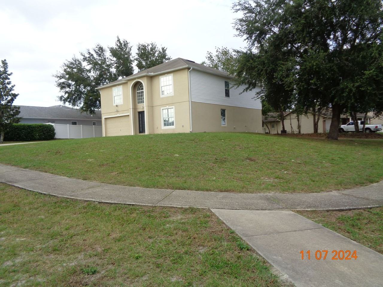 1914 Lynn River Dr - Photo 2 of 42