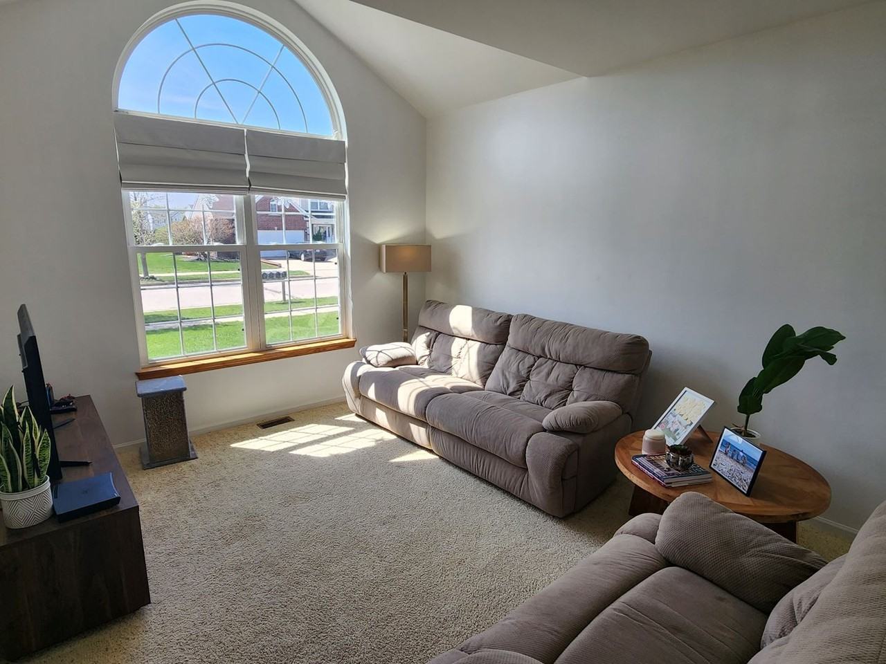 8330 64th St - Photo 4 of 46