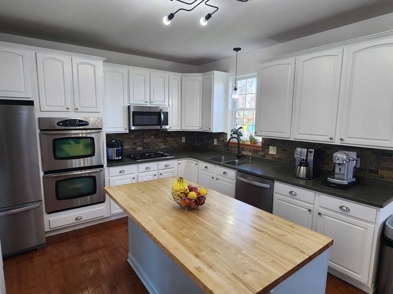 8330 64th St - Photo 7 of 46