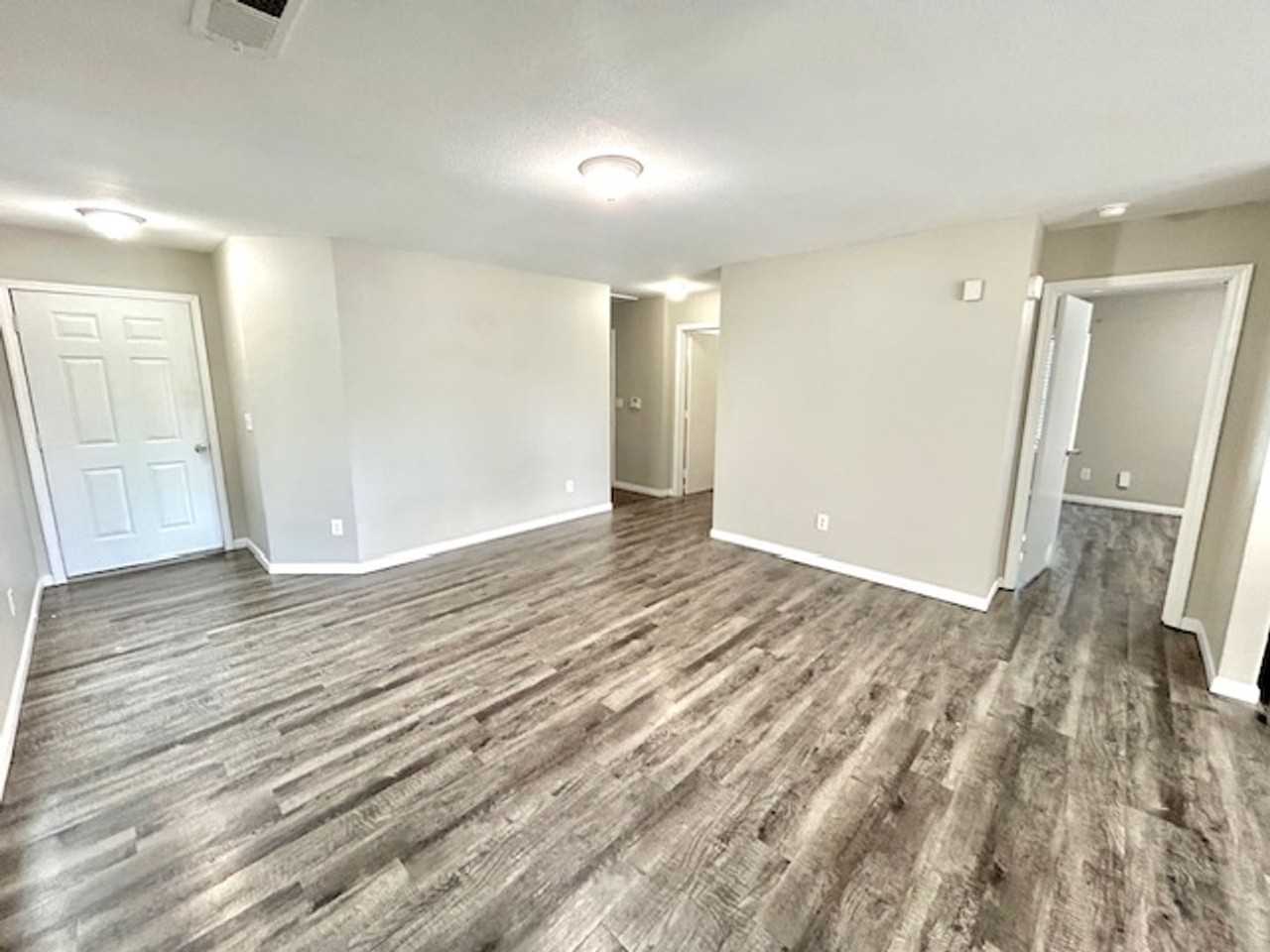 228 Dormont Dr Ne - Photo 3 of 16