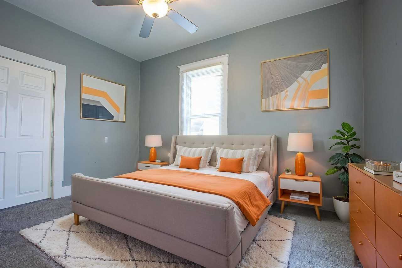 2123 Washington St - Photo 6 of 17
