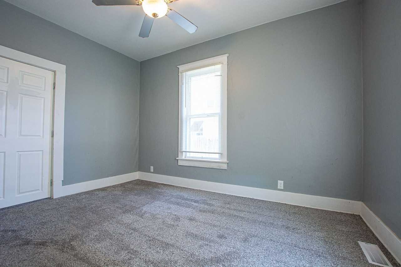 2123 Washington St - Photo 7 of 17