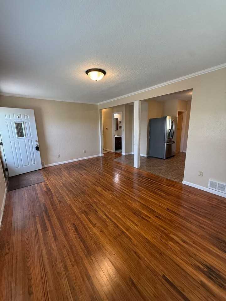 1337 Avenue C - Photo 3 of 11