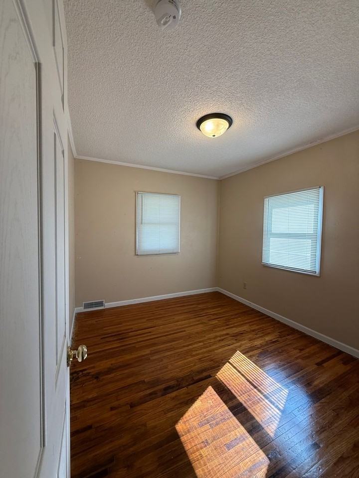1337 Avenue C - Photo 7 of 11