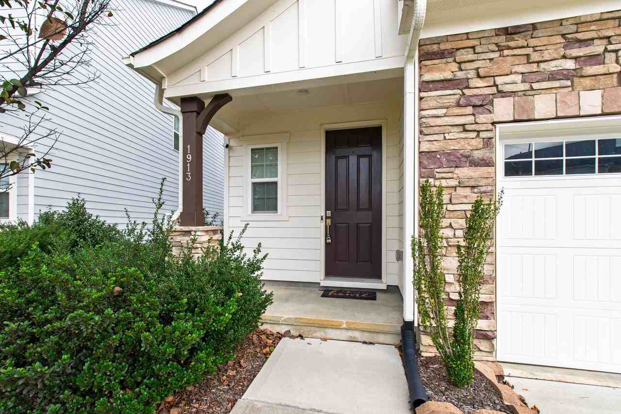 1913 Stanlake Dr - Photo 2 of 48