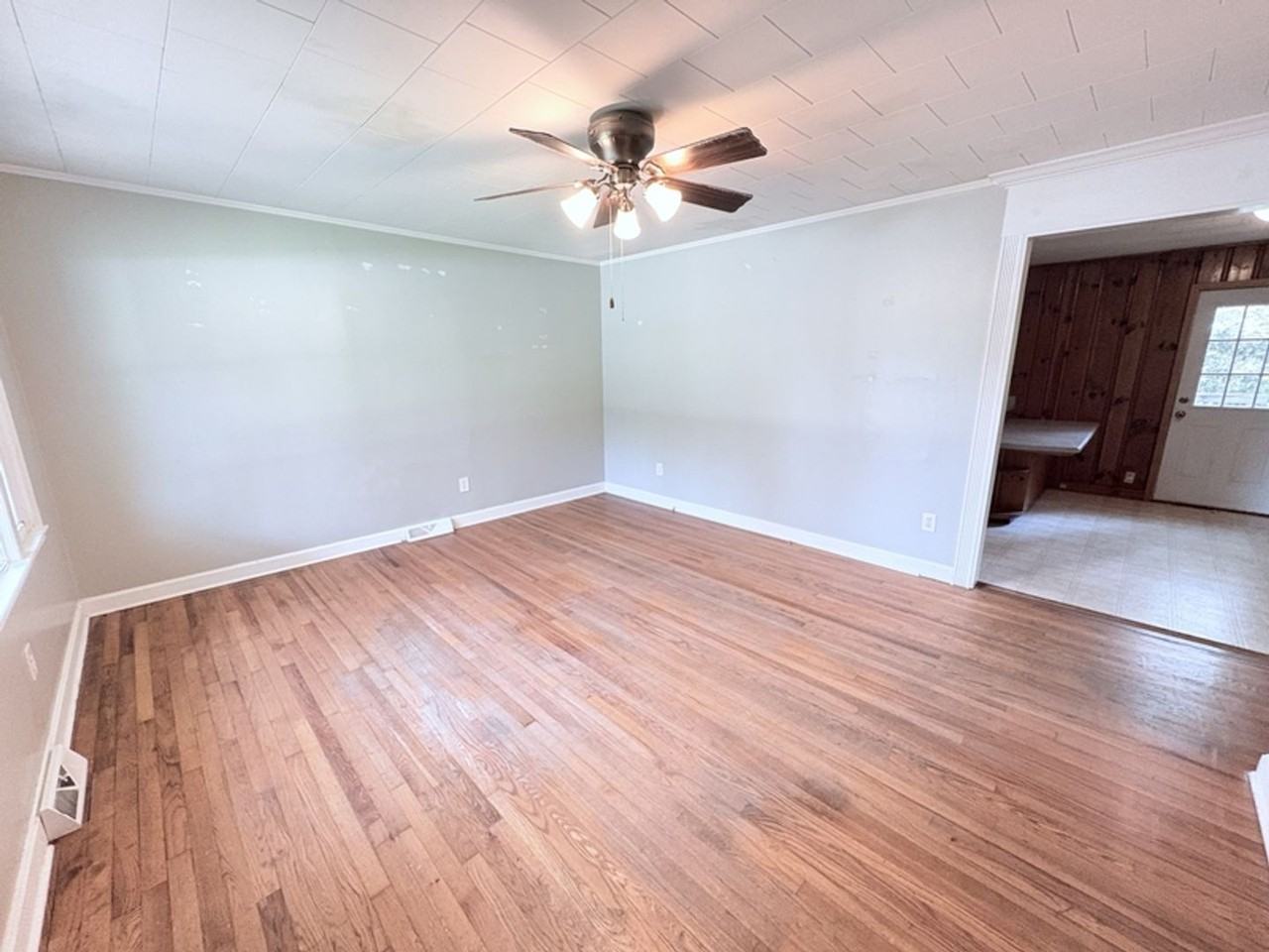 650 Berkeley Dr - Photo 2 of 22