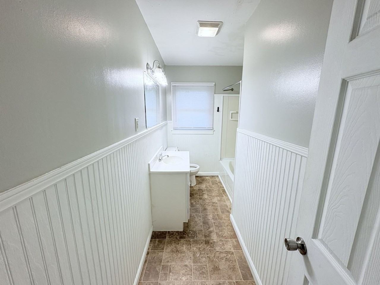 650 Berkeley Dr - Photo 4 of 22