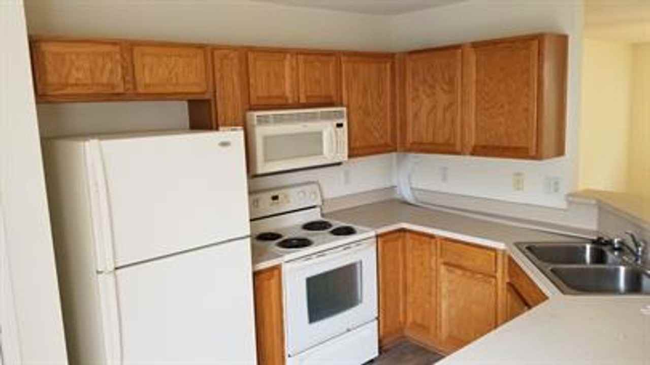 321 Campus Ln - Photo 3 of 10