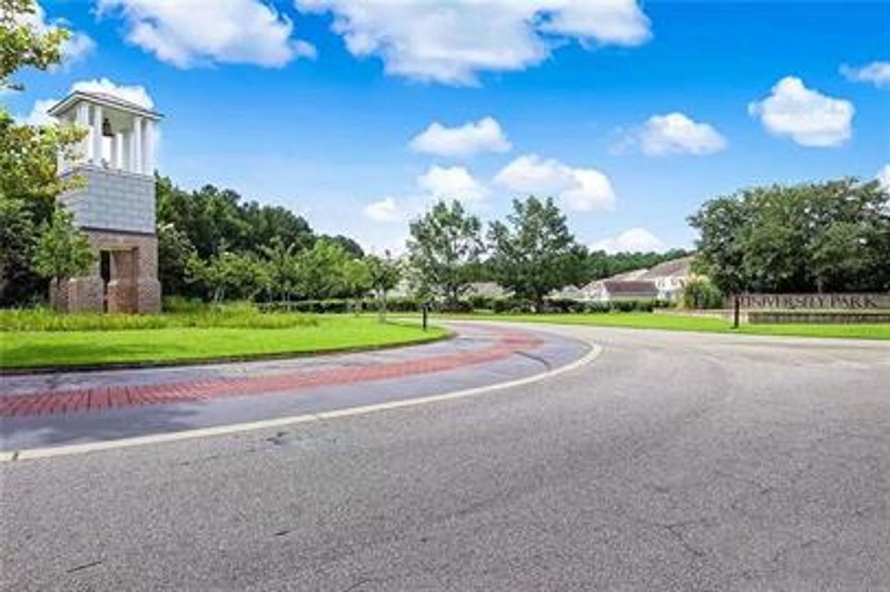 321 Campus Ln - Photo 6 of 10