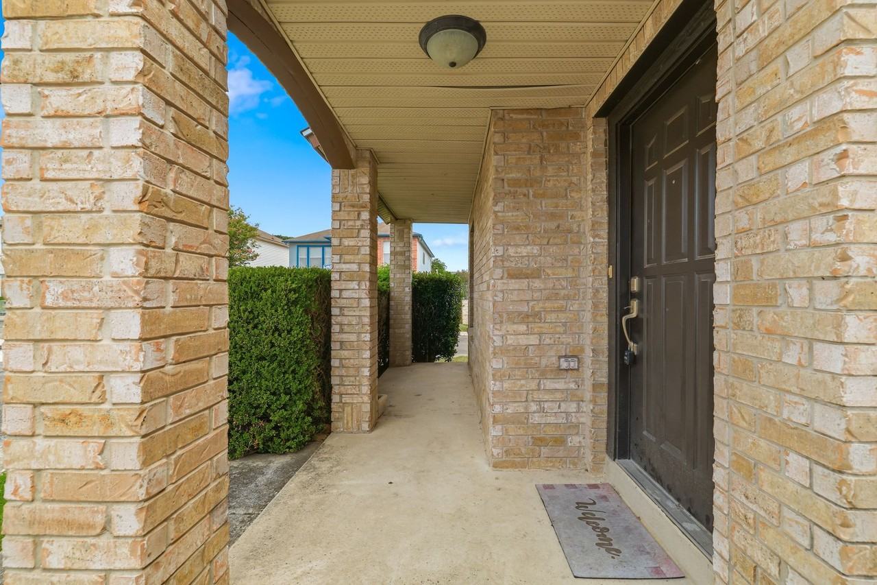 5202 Kenton Stone - Photo 2 of 28