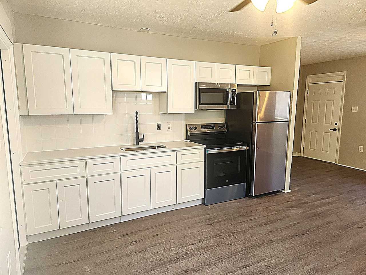 851 State Ave - Photo 3 of 13