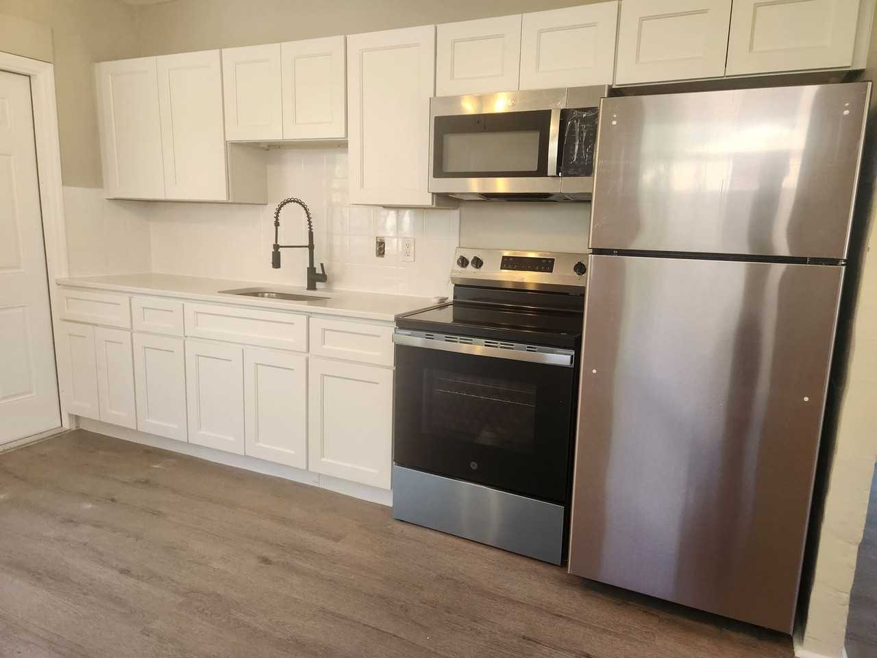 851 State Ave - Photo 7 of 13